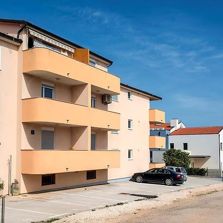 Apartment Frlan Ližnjan Eksteriør bilde