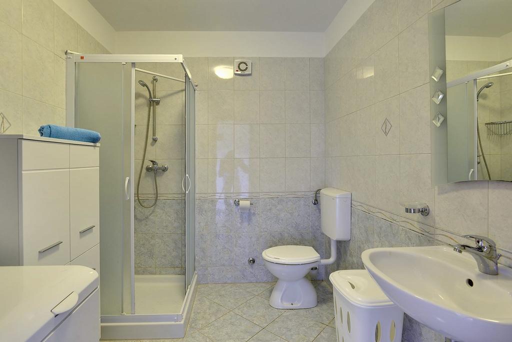 Apartment Frlan Ližnjan Eksteriør bilde
